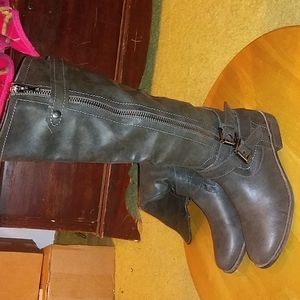 Knee high grey boots Sz 8